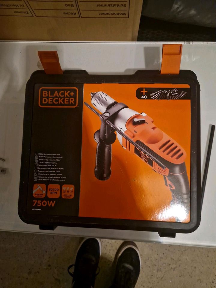 Black und Decker Schlagbohrmaschine 750W in Köln