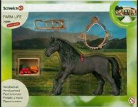 Schleich Pferd mit Zubehör neu Original verpackt Nordrhein-Westfalen - Augustdorf Vorschau