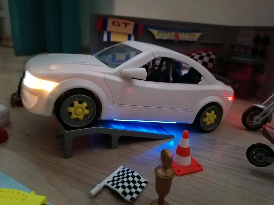 Playmobil 4365 und 4366 Tuning Rennwagen Sportwagen Licht und Sou in Rühen