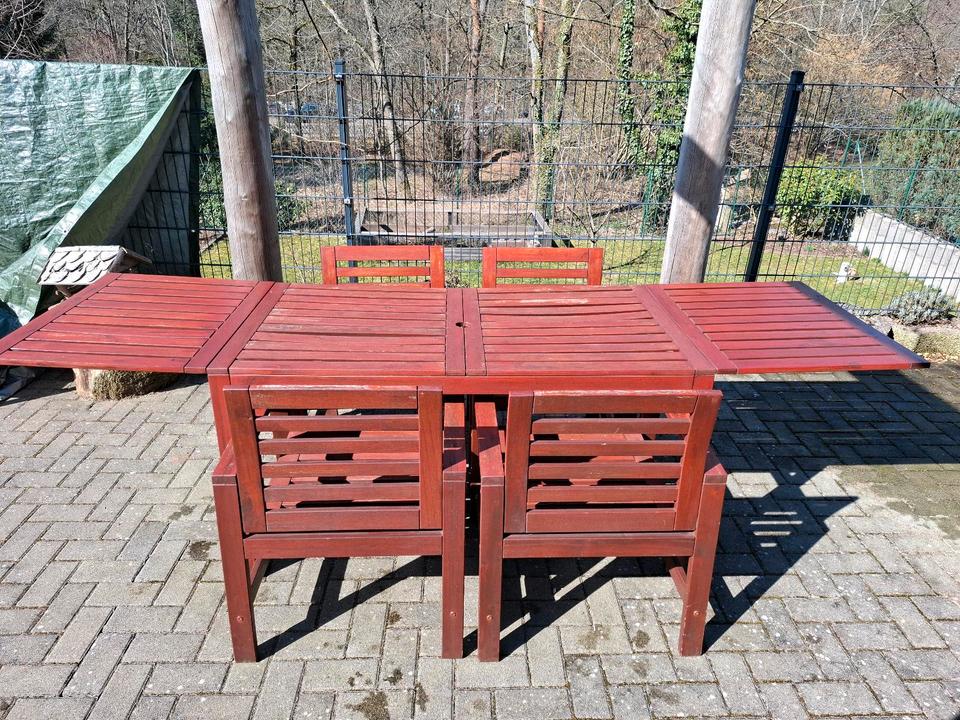 Ikea Gartentisch aus Holz, Gartenmöbel in Homburg