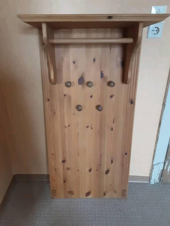 Garderobe Massivholz  neuwertig in Neukieritzsch