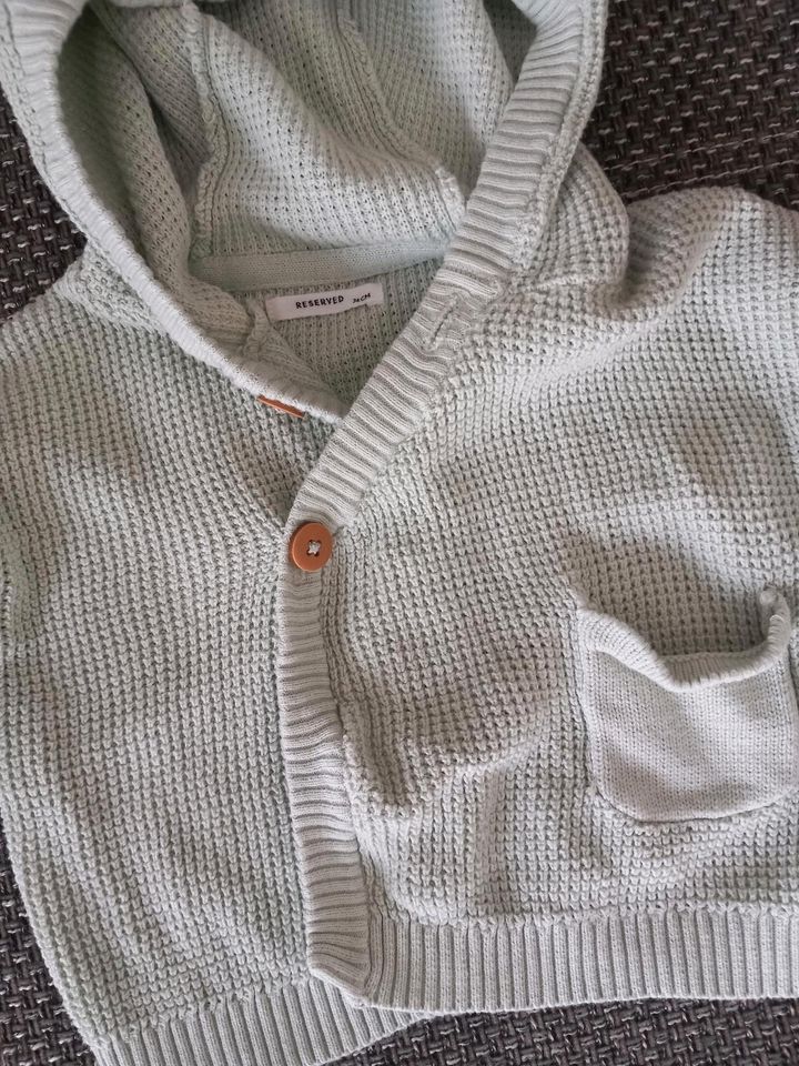 Süße Strickjacke- Größe 74- ☆von Reserved in Nordhastedt