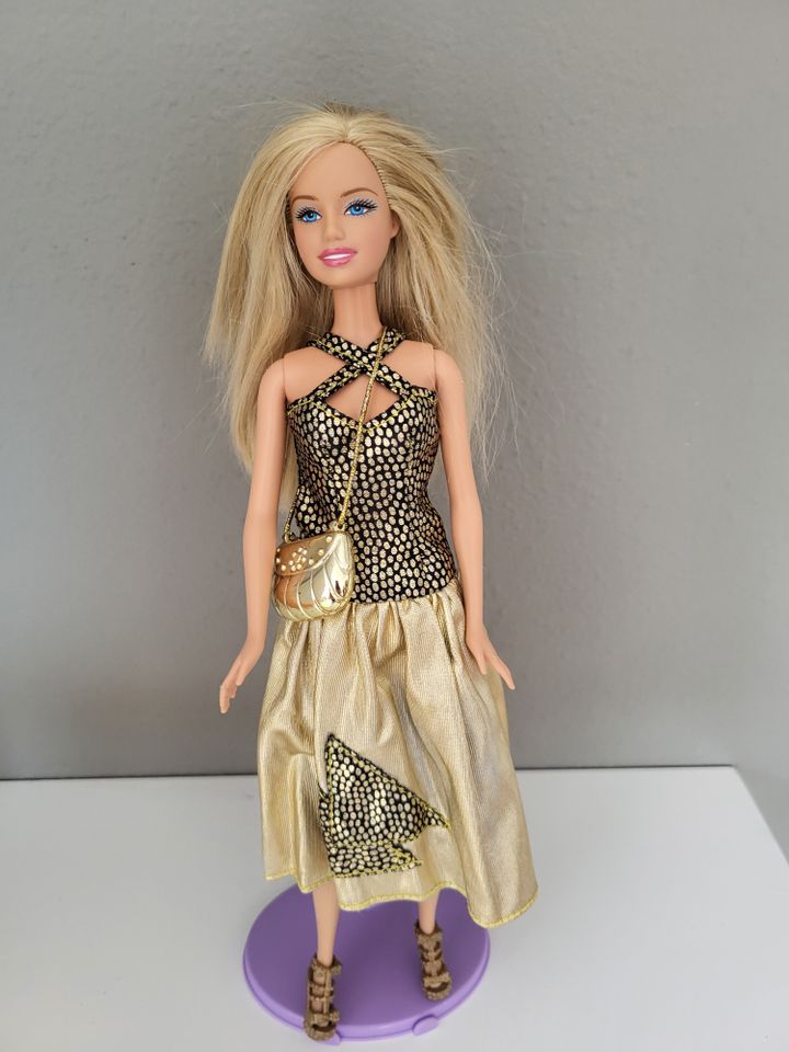 Mattel Barbie Puppen in gold glitzer Outfit TOP in Tiefenbach Kr Passau