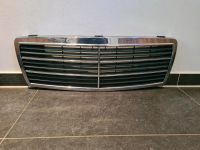 Original Mercedes W202 C-Klasse - Kühlergrill Grill Frontgrill 20 Niedersachsen - Steinfeld Vorschau