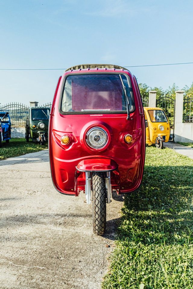 3Rad AMR Elektro Cargo mit Kabine Pritsche Kipper 400 Big Volta TUKTUK APE Lastendreirad TUCK TUCK MEGA CABIN Geco Stormborn Green Speed Lastendreirad TUK TUK Futura Runner Elektrofrosch Frosch 3 Rad in Waren (Müritz)