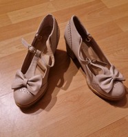 Pumps beige 38 Schleifen 1x getragen Lolita Fashion Nordrhein-Westfalen - Kalkar Vorschau