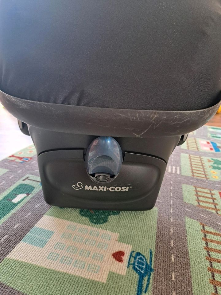 Maxi Cosi Cabriofix mit Isofix-Station in Völklingen