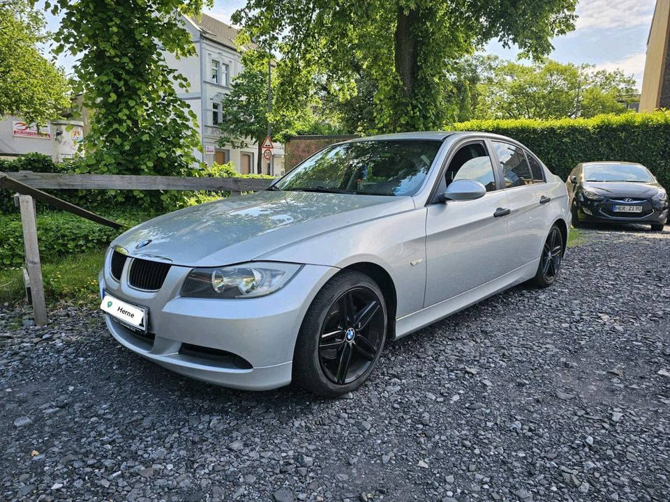 BMW 318i mit TÜV 10.2024  Rückfahrkamera Klima Festpreis in Herne