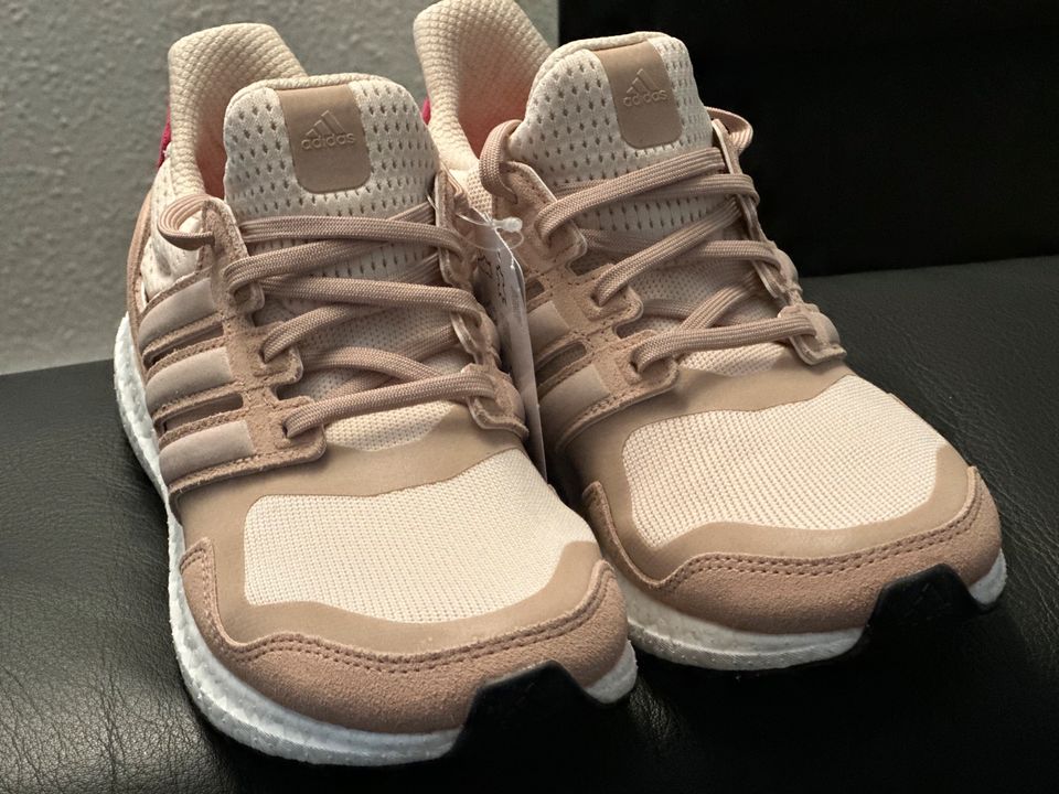 Adidas Ultra Boost Nude 39 1/3 NEU in Hannover