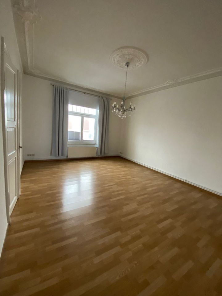 Mietwohnung 140 m², Schwerin Feldstadt, OG, Kamin, Stuck + Balkon in Schwerin
