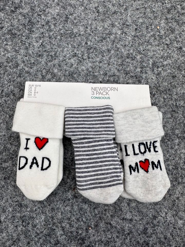 H&M Socken neu new Born 13-15 unisex i Love dad in Pinneberg