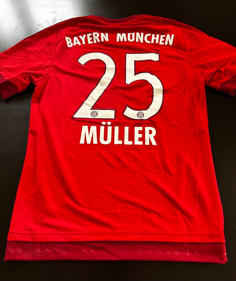 FC Bayern Trikot - Müller - Saison 15/16 in Meerbusch