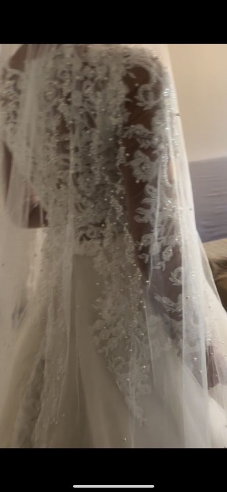 Brautkleid mit Schleier in Köln