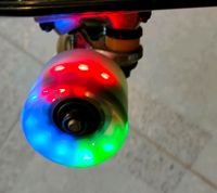 Skateboard mit LED Rollen Hessen - Körle Vorschau