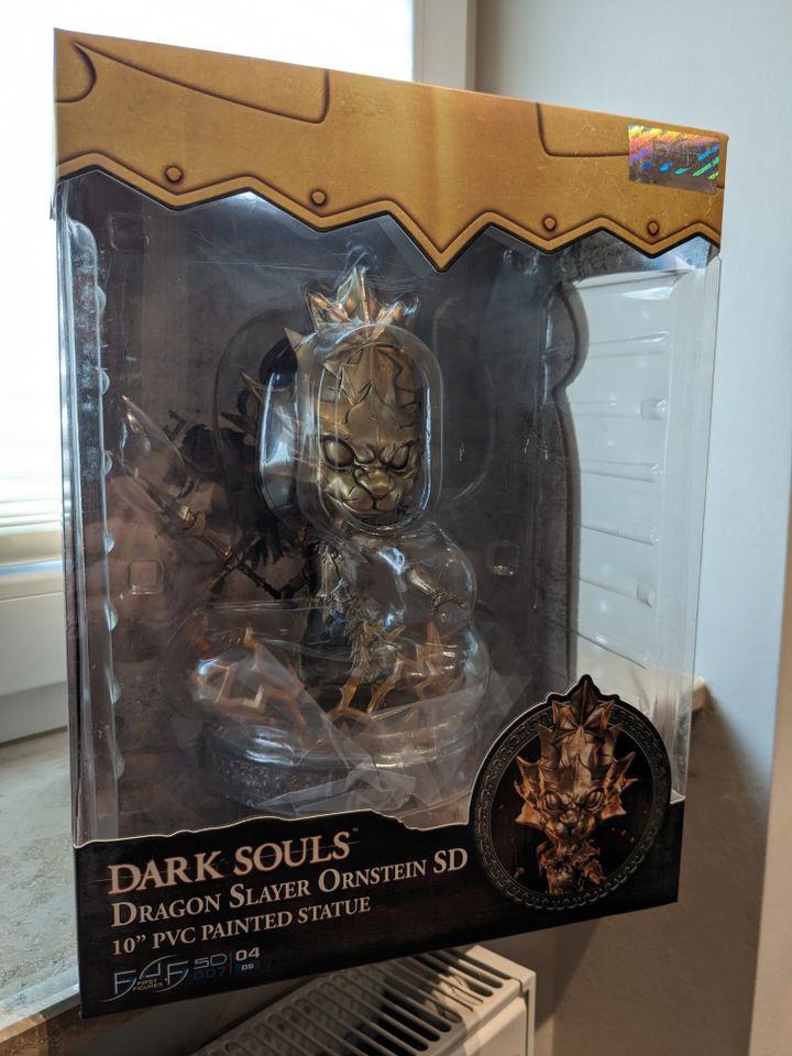 Dragon Slayer Ornstein SD - First 4 Figures - Dark Souls in Berlin