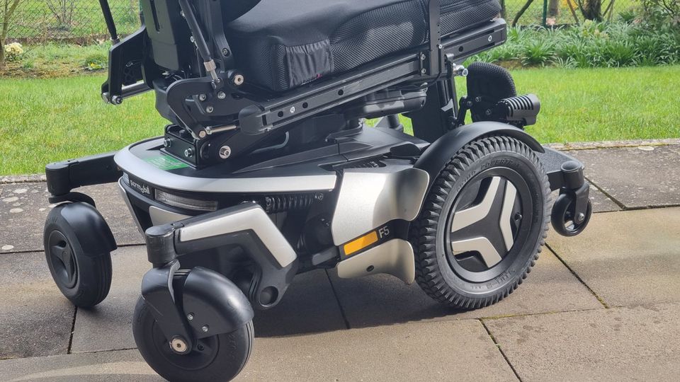 Permobil F5 Corpus VS – Elektro-Rollstuhl mit Stehfunktion in Altenberge