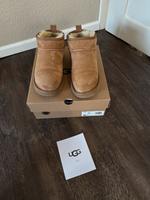 UGG W Classic Ultra Mini Chestnut 37 Top Zustand Niedersachsen - Rastede Vorschau