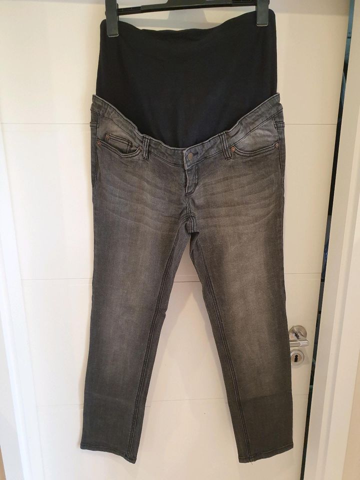 2 Umstands Hosen Jeans blau + schwarz Schwangerschaft in Auetal