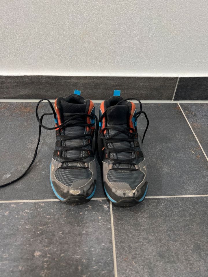 Adidas Terrex Wanderschuhe Gr. 30 in Sangerhausen