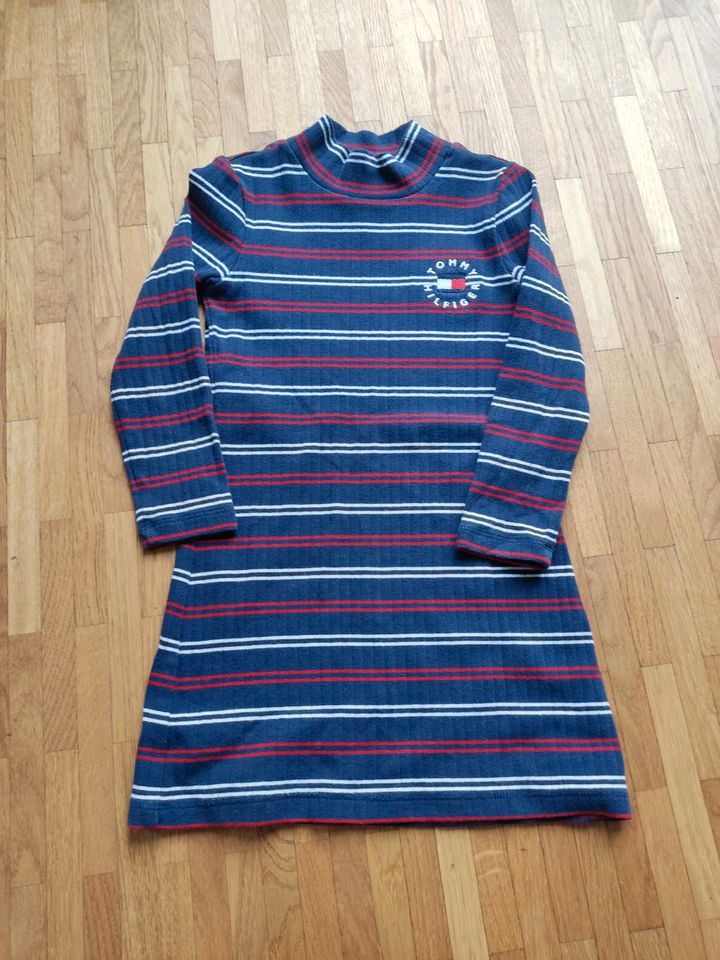 Kleid langarm von Tommy Hilfiger Größe 104 cm in Höchberg