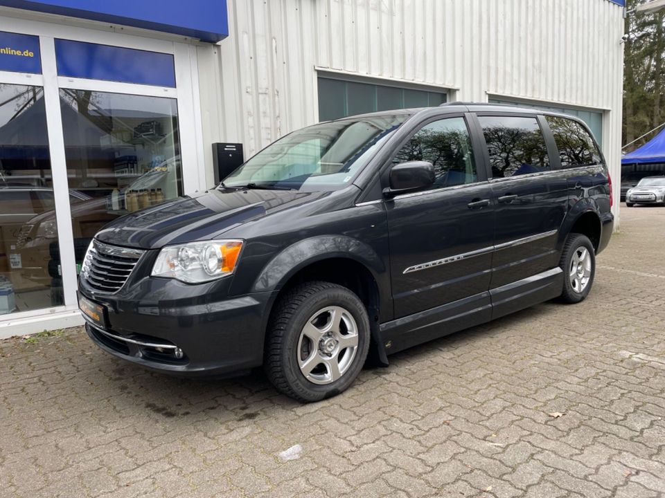 Chrysler TOWN & COUNTRY TOURING/BEHINDERTENGERECHTE FAHRZ in Hamburg