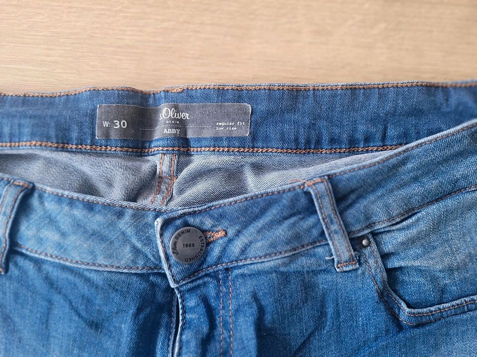 Kurze Jeanshose w 30 in Erfurt