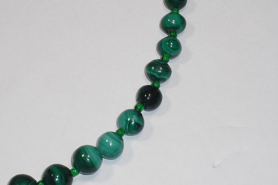 Halskette  Malachit Perlen  Afrika in Dreieich