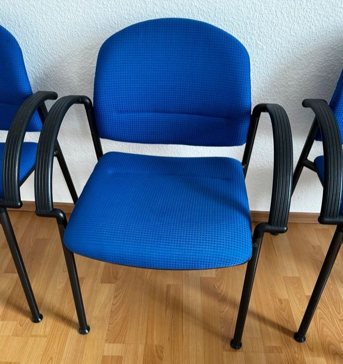 4 Bürostühle / Stühle stabelbar in Kirchlengern