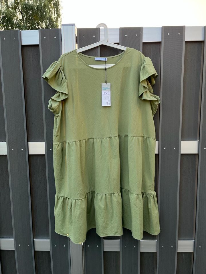Neu Kleid Gr. 2XL - mit Etikett in Hude (Oldenburg)