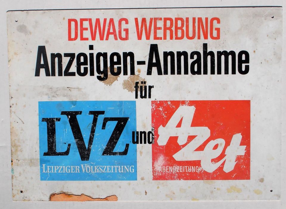 DDR Reklameschild DEWAG WERBUNG Schild LVZ AZET Zeitung 60er in Leipzig