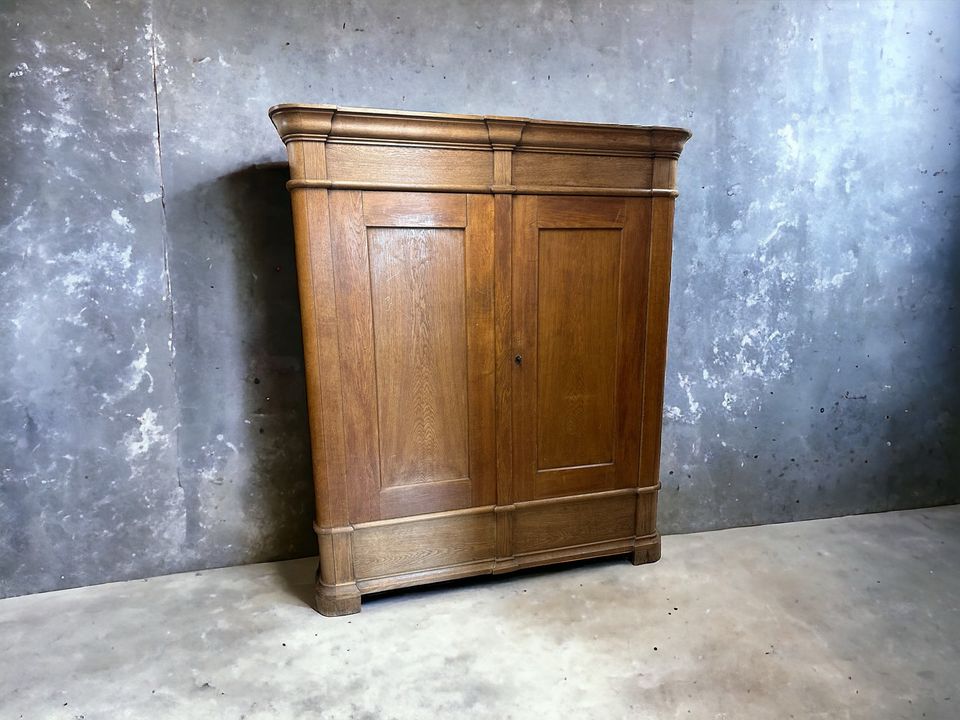 Antik Kleiderschrank Wäscheschrank Schrank 174x199x62cm in Düsseldorf