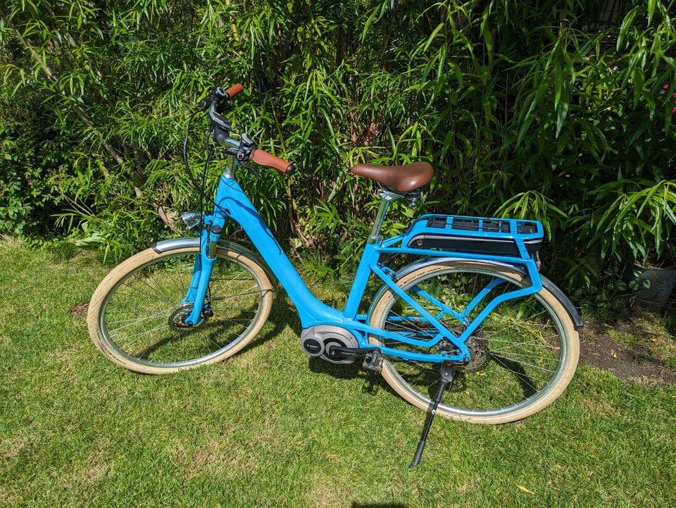 Cube ELLY RIDE HYBRID 400 28 Zoll E-Bike top Zustand NP: 2.500 € in Freising