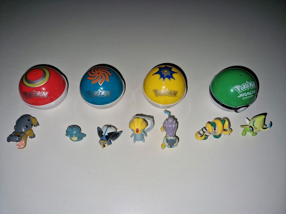 Pokemon Figuren, 2-4cm Größe in Frankfurt am Main