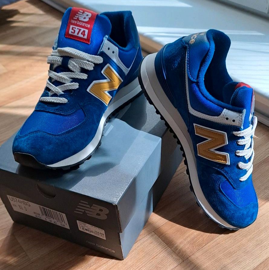 NEU New Balance 574 Blau / Senf - Gelb Gr: 42 Sneakers in Bernau