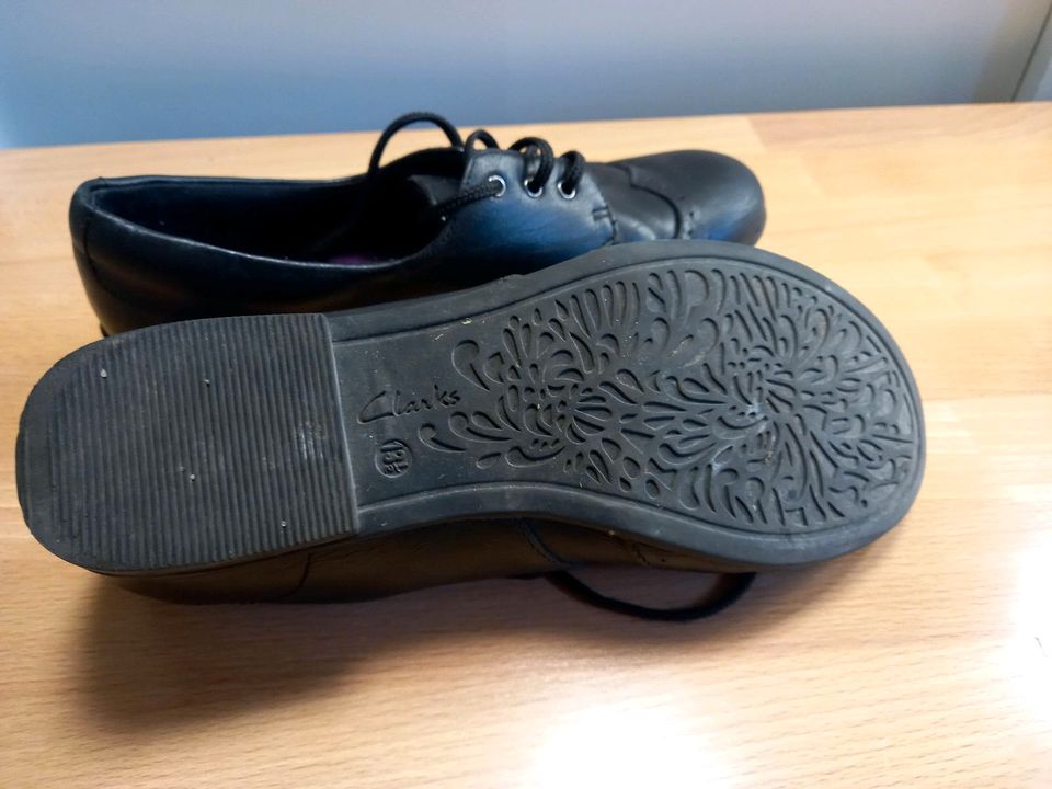 Clarks Schnürschuhe Kinderschuhe Schuhe Gr 32,5 in Berlin