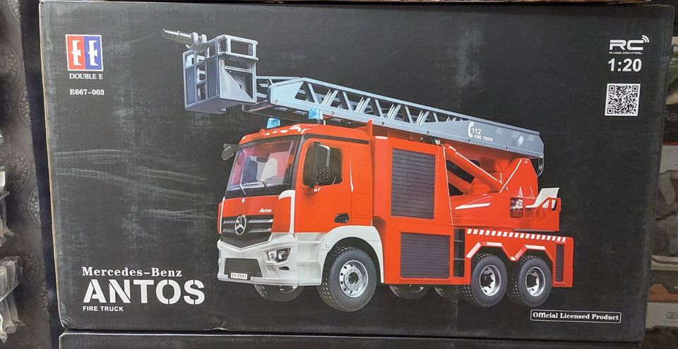 DoubleE Mercedes-Benz ANTOS Feuerwehr 2,4 GHz 1:20 Komplett-Set in Sulzbach-Rosenberg