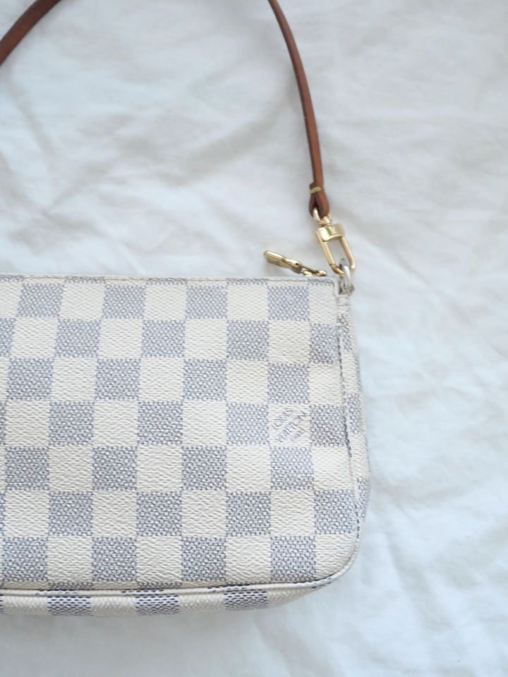 Louis Vuitton Pochette Accessories Damier Azur Tasche Weiß Vintag in München