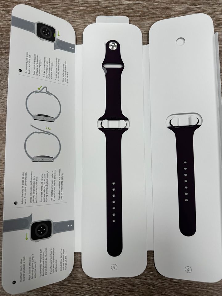 Apple watch Sport Armband 45 mm Dark cherry MKV13ZM/A in Bargteheide