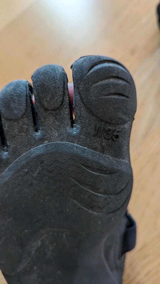 Vibram FiveFingers Zehenschuhe Barfußschuhe Gr. 35 in Leipzig