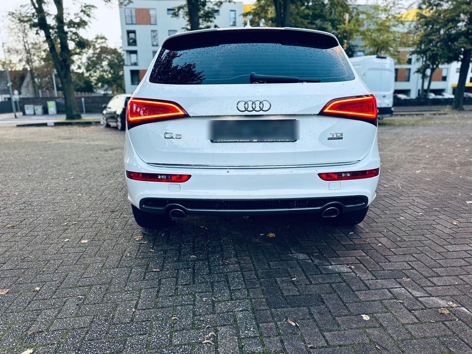 Audi Q5 S line 3.0 TDI quattro in Duisburg