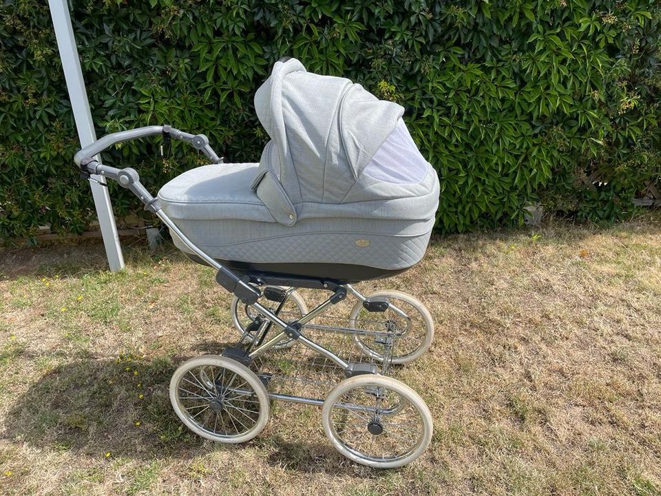 Kinderwagen Set | 2 IN 1 MIT BABYWANNE UND SPORTWAGEN in Leipzig