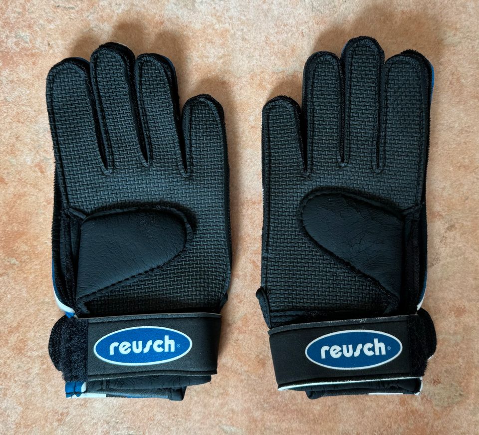 Reusch Torwarthandhandschuhe Gr. 4.5 (Kids) schwarz/blau in Weingarten (Baden)