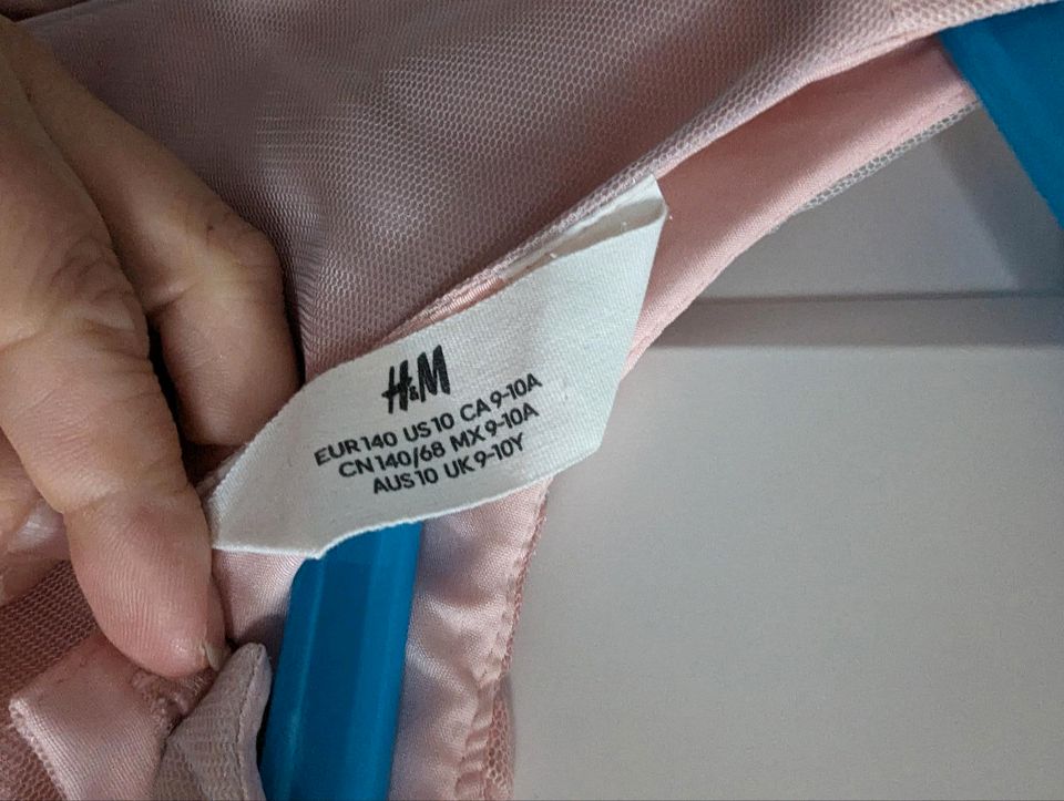 H&M Kleid festlich Tüll rosa Gr. 140 Neu!!!! in Lüneburg