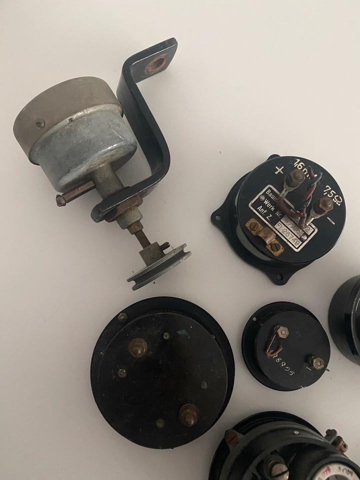 Messinstrumente Uhren Antik Ampere Volt etc.  AEG Siemens GBD in Hambühren
