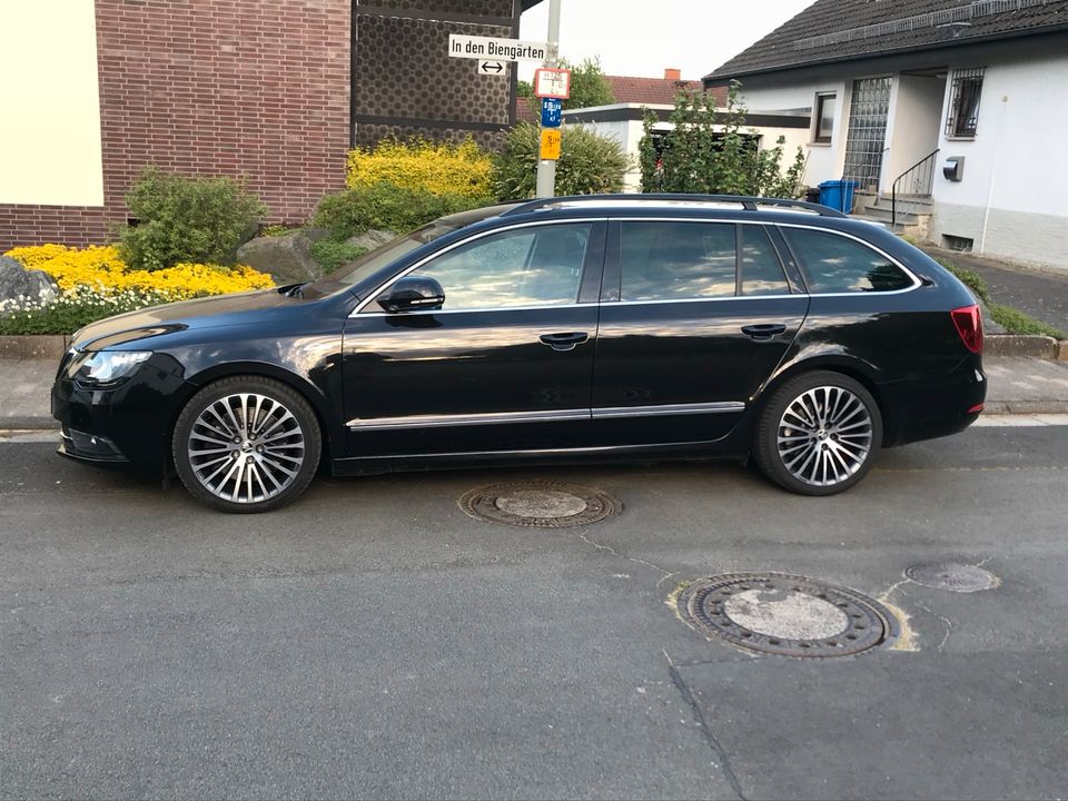 Skoda Superb 3.6, L&K,4x4,DSG,Stdhz,AHK,2.Hd.,8fach. in Butzbach