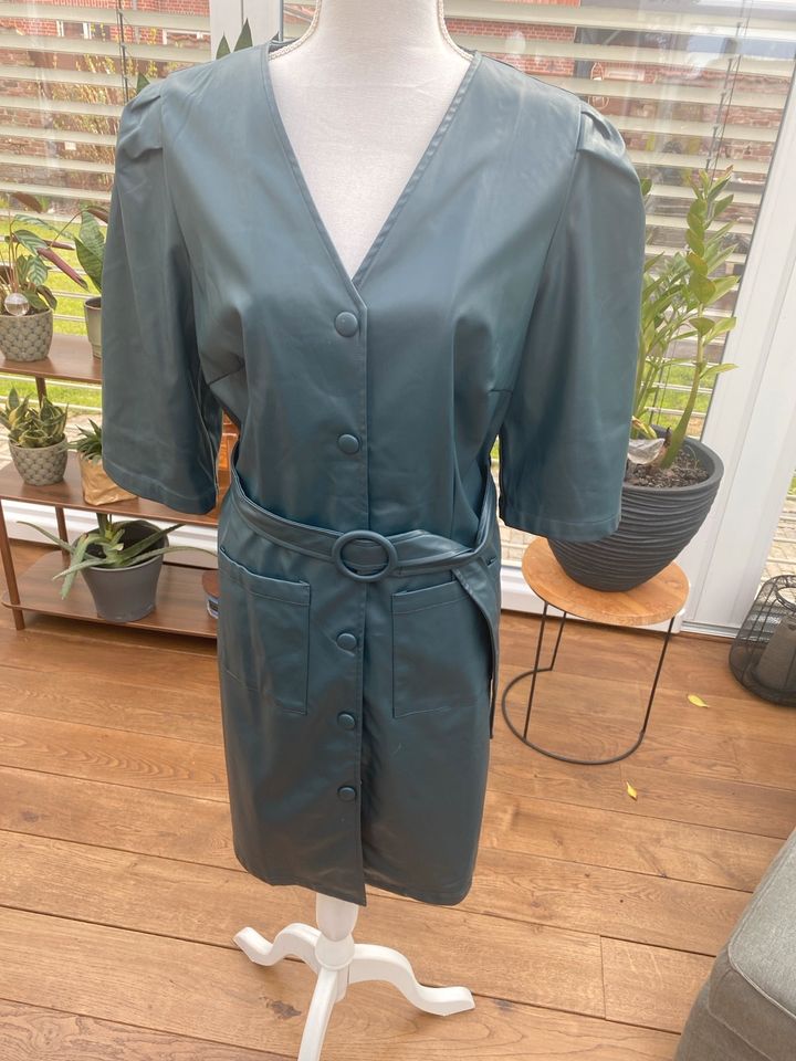 Kleid im Fake-Leder modernes grün Größe 44 in Ahaus