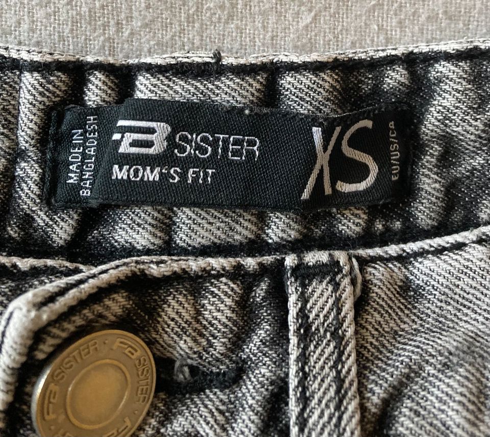 Jeans Mom‘s fit FB Sister Größe XS in Rheine