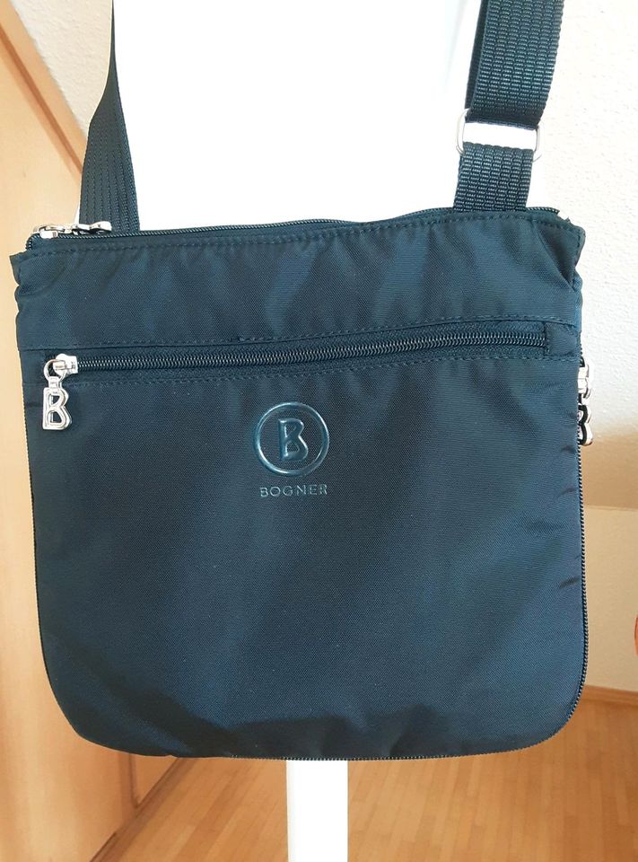 Bogner Tasche Crossover Bag dunkekblau in Meerbusch