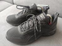 REEBOK SNEAKER 41 NEUWARE schwarz plus gratis Spanner Fußbett Niedersachsen - Emden Vorschau