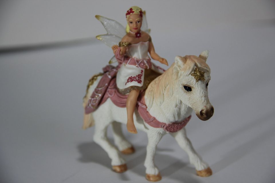 Schleich | Bayala | Lilienzarte Elfe | 70501 | 1 Fee & Pony in Duisburg